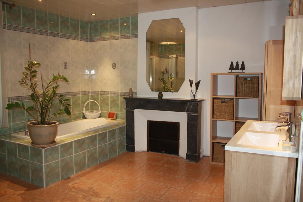 Bed and Breakfast Les Portes Du Soleil Capestang Pokoj fotografie