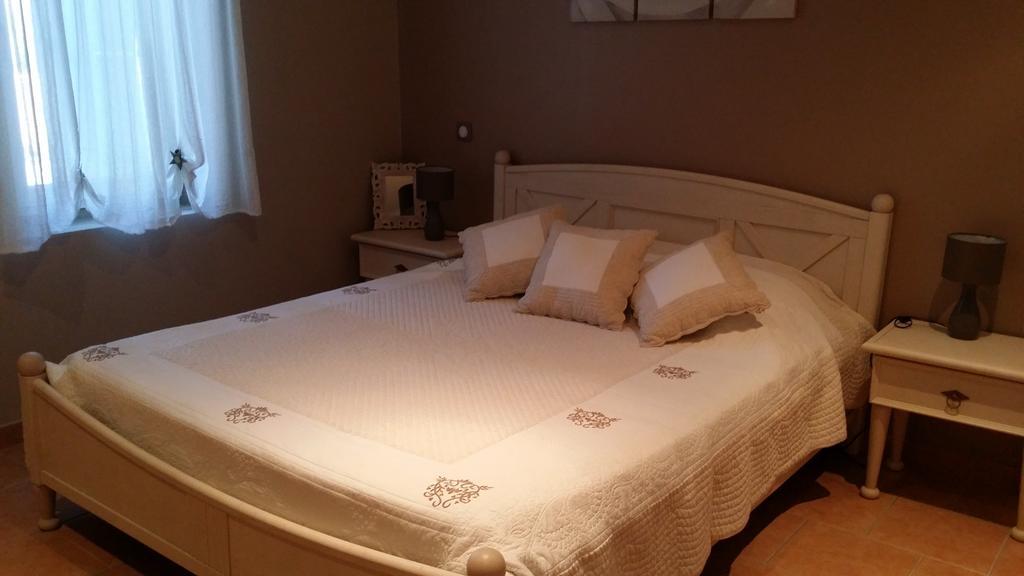 Bed and Breakfast Les Portes Du Soleil Capestang Pokoj fotografie